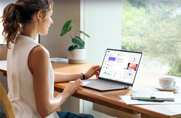 首发6999元 华硕无畏Pro15 2024骁龙版上架：骁龙X Plus+双雷电4