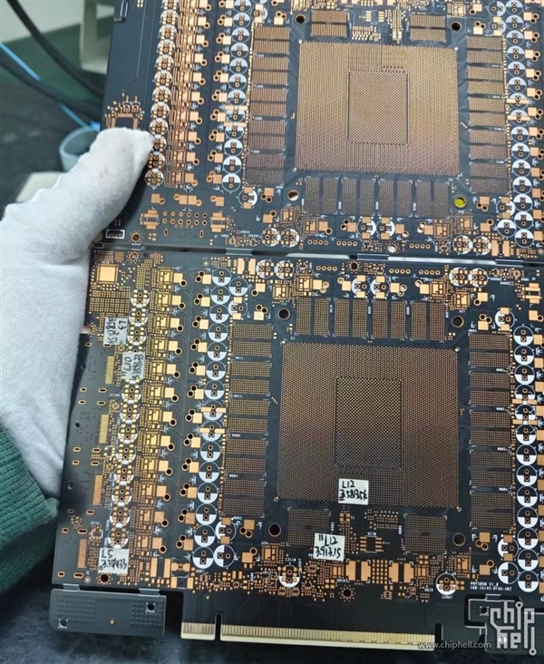 RTX 5090 PCB电路板首次泄露！3528平方毫米封装巨型核心