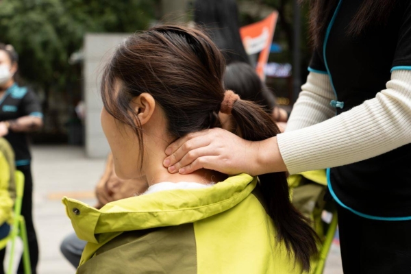 康悦到家：“巾帼风采·健康同行”妇女节活动圆满举行